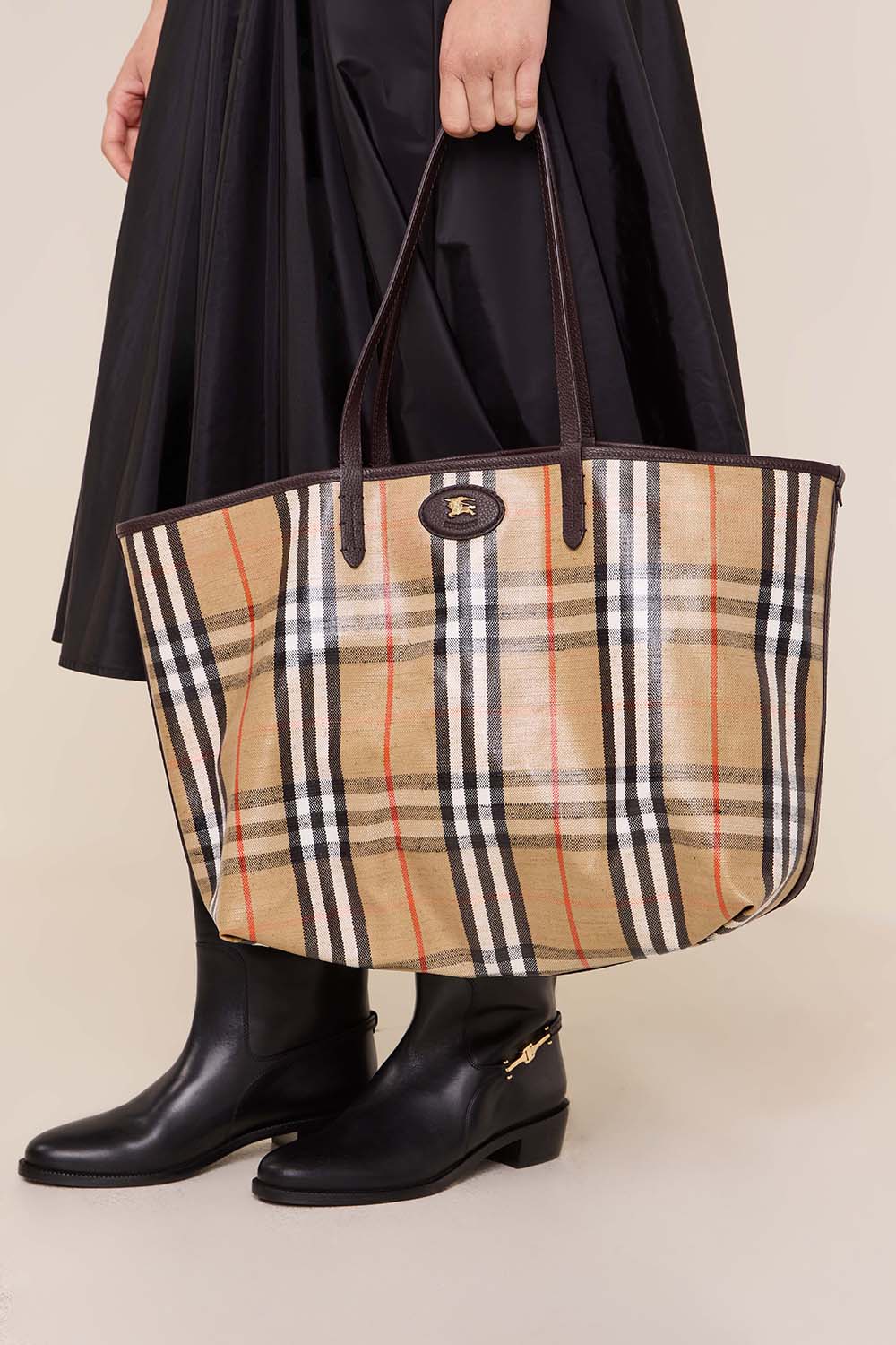 תמונת כל הלוק של תיק נשיאה היילנדס מדיום